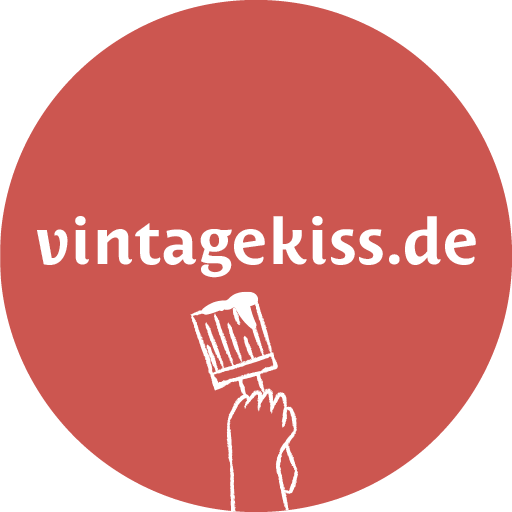 Vintage Kiss Logo
